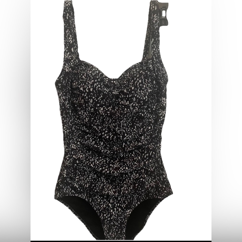 Seekers Carmen Australia Ruched Swimsuit Tummy Control US 10 Black & White